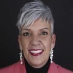 Caso dental Laura: tratamiento de implantes dentales