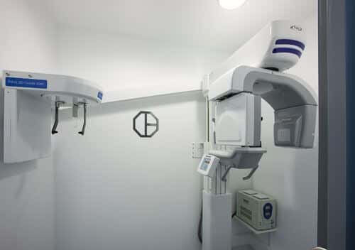 Clínica dental Padrós dispone del sistema de radiología digital 3D Pointnix, con captador de gran tamaño y alta resolución. Clínica dental Padrós dispone del sistema de radiología digital 3D Pointnix, con captador de gran tamaño y alta resolución.