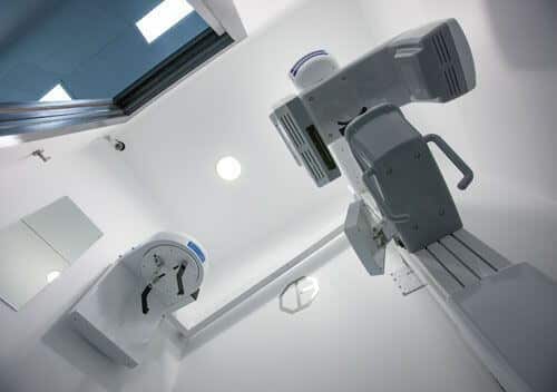 Clínica dental Padrós dispone del sistema de radiología digital 3D Pointnix, con captador de gran tamaño y alta resolución. Clínica dental Padrós dispone del sistema de radiología digital 3D Pointnix, con captador de gran tamaño y alta resolución.